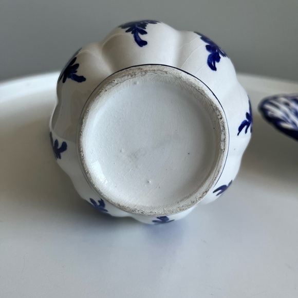 Beautiful Pitcher And Bowl Small Blue White Ceramic Handpainted Portugal - Picture 9 of 10